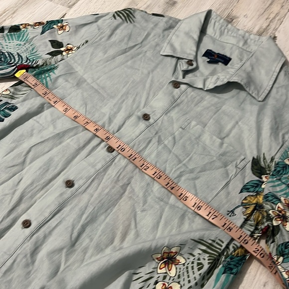 Margaritaville Linen Blend Button Down Size Medium - Picture 9 of 10